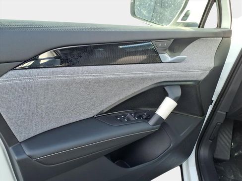 New 2026 Volkswagen Tiguan S image 9