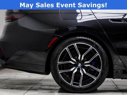 Used 2023 BMW 760i xDrive w/ Executive Package AWD/4WD image 8