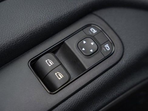 Used 2024 Mercedes-Benz Sprinter 2500 image 33