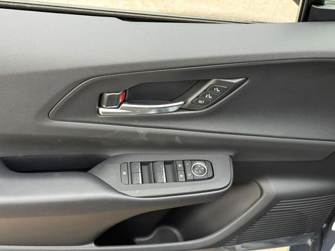 New 2026 Toyota Prius Plug-In Hybrid FWD image 12