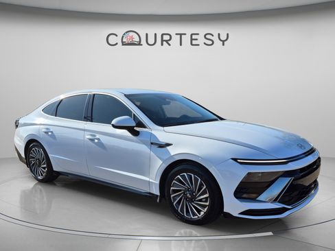 Used 2025 Hyundai Sonata SEL FWD image 7