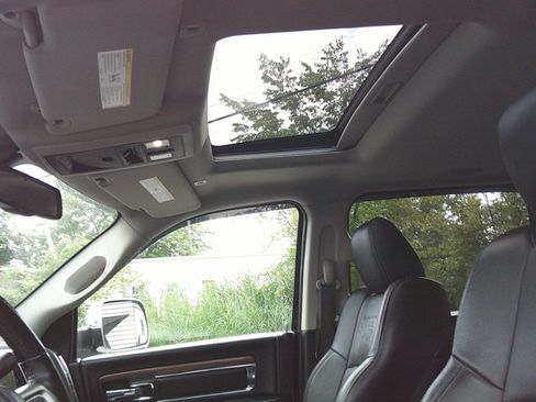 Used 2018 RAM 2500 Laramie w/ Snow Chief Group AWD/4WD image 16