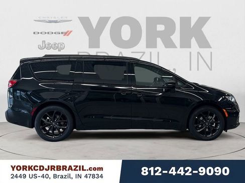 New 2026 Chrysler Pacifica Limited w/ S Appearance Package FWD image 6