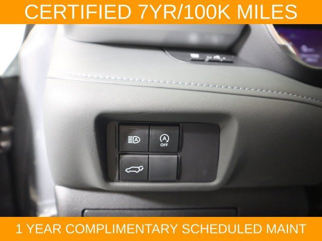 Used 2024 Toyota Highlander XLE FWD image 35