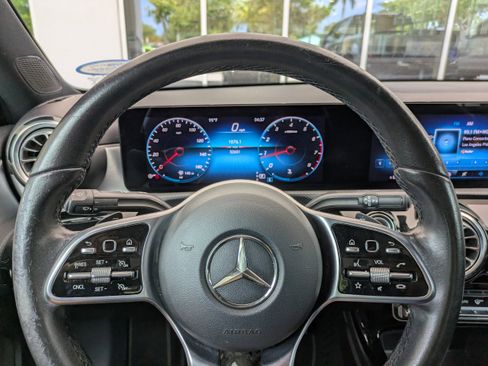 Used 2021 Mercedes-Benz A 220 image 27