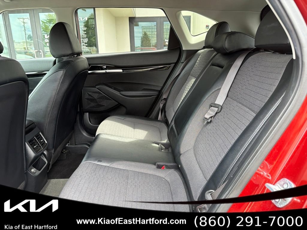 Certified 2023 Kia Seltos S w/ Navigation Package AWD/4WD image 18