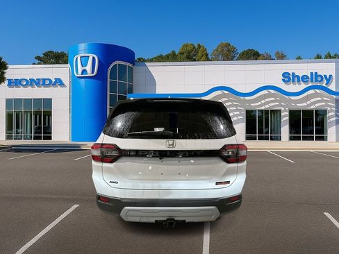 New 2025 Honda Pilot TrailSport image 7