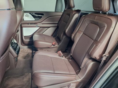 Used 2024 Lincoln Aviator Black Label w/ Class IV Trailer Tow Package image 18