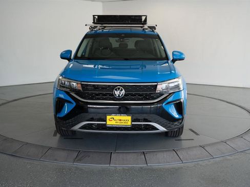 Used 2023 Volkswagen Taos SE AWD/4WD image 2