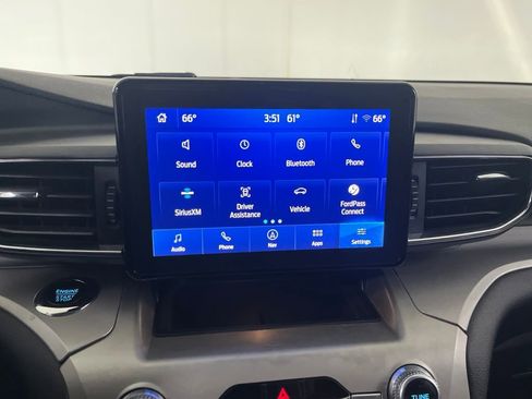 Used 2023 Ford Explorer XLT w/ Equipment Group 202A AWD/4WD image 68