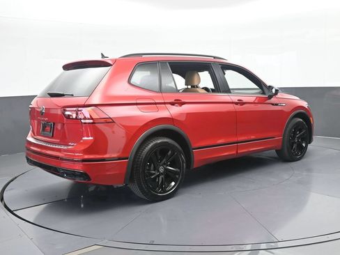 Used 2024 Volkswagen Tiguan SE R-Line FWD image 6