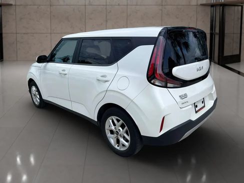 Used 2023 Kia Soul LX w/ LX Technology Package FWD image 5