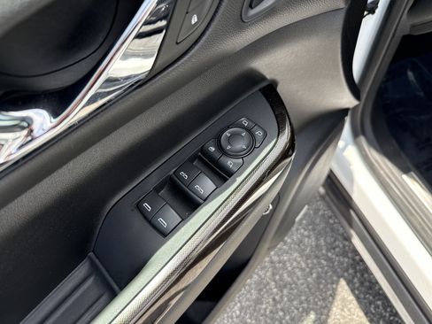 Used 2023 GMC Acadia AT4 w/ Technology Package AWD/4WD image 15