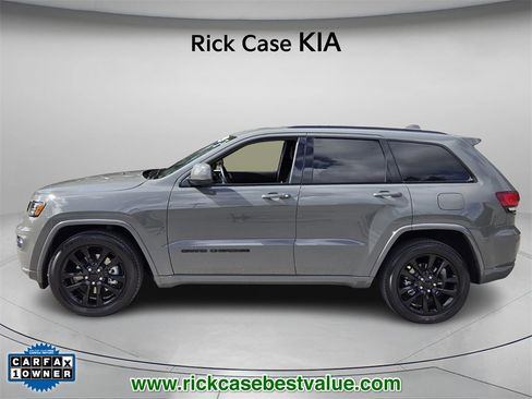 Used 2021 Jeep Grand Cherokee Laredo X image 3