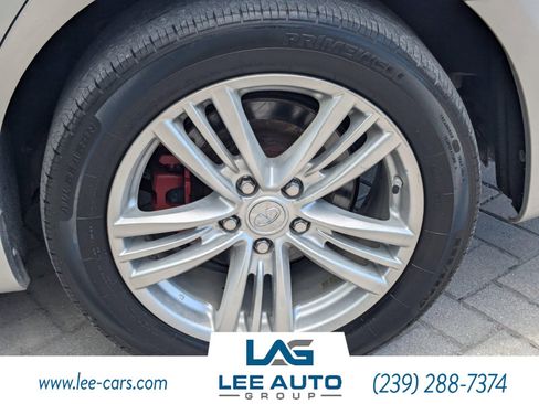 Used 2011 INFINITI G37 x w/ Premium Pkg image 9