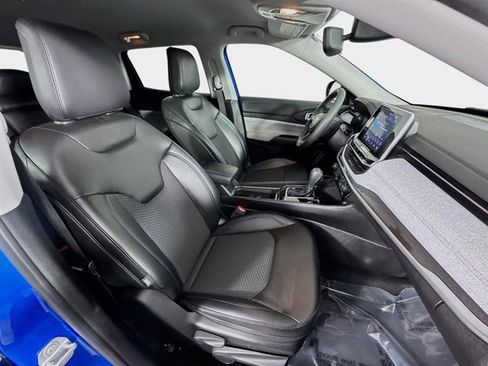 Used 2022 Jeep Compass Latitude image 27