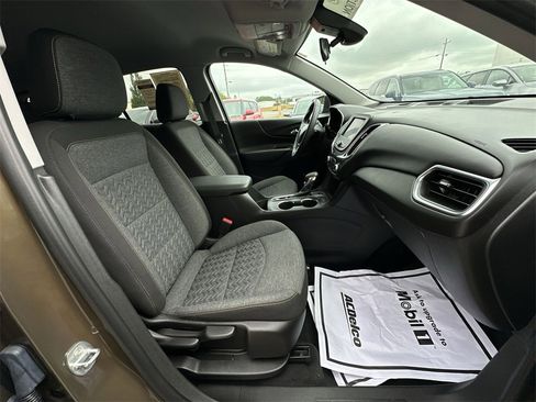 Used 2023 Chevrolet Equinox LT image 23