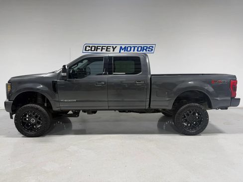 Used 2019 Ford F250 Lariat w/ Lariat Ultimate Package AWD/4WD image 3