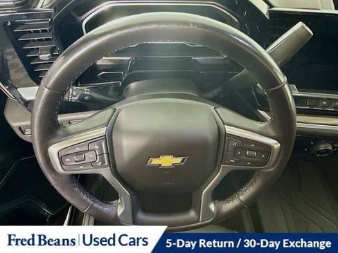 Used 2022 Chevrolet Silverado 1500 LT AWD/4WD image 17