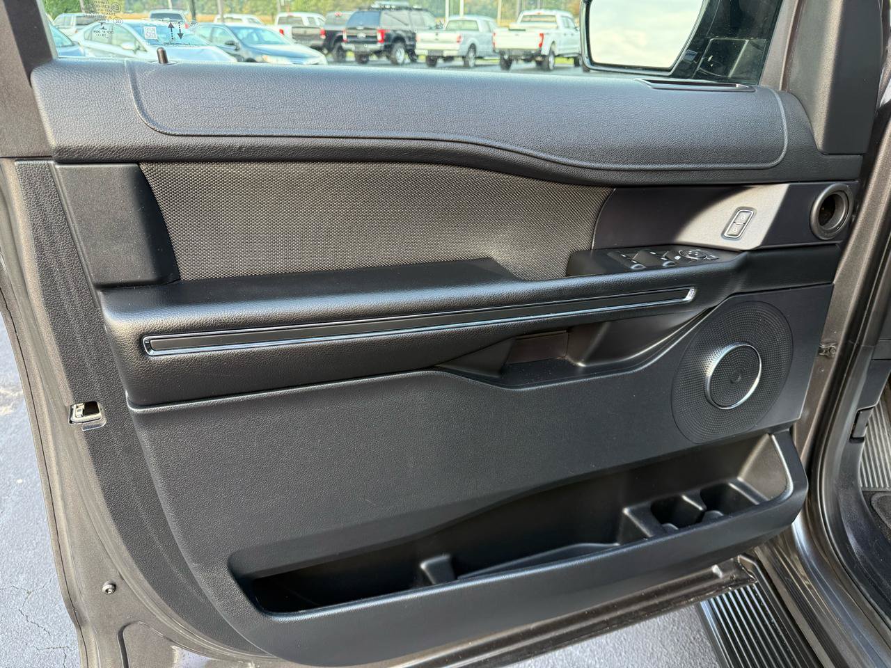 Used 2020 Ford Expedition XL AWD/4WD image 8