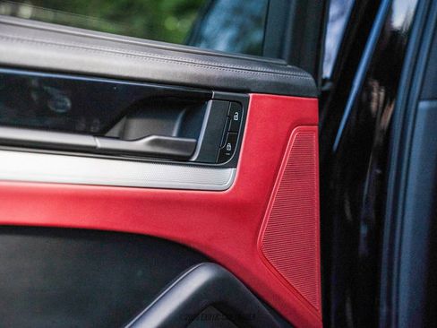 Used 2024 Porsche Cayenne S image 28