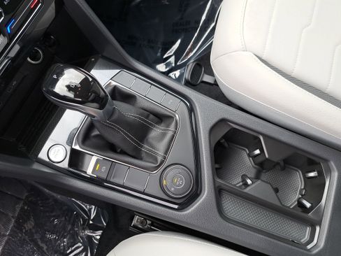 New 2026 Volkswagen Taos SE image 23