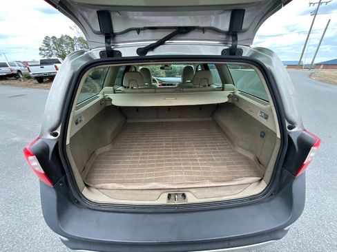 Used 2011 Volvo XC70 3.2 image 25