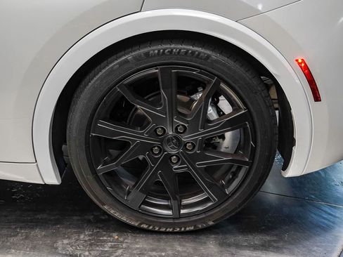 Used 2024 Toyota Prius Prime FWD image 10
