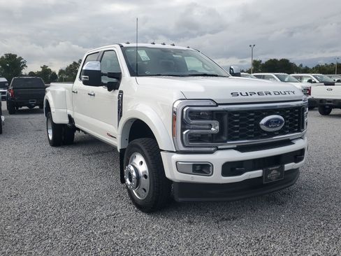 New 2026 Ford F450 Platinum w/ Platinum Plus Package image 2