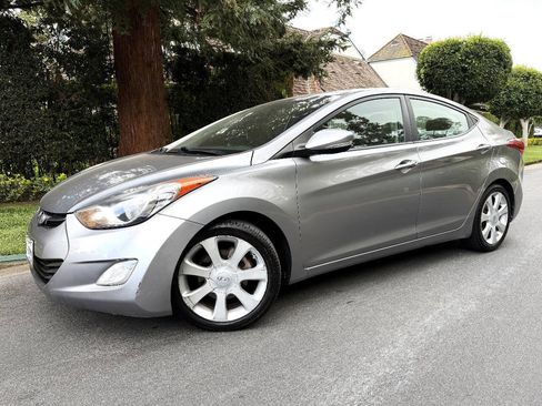 Used 2012 Hyundai Elantra Limited w/ Technology Pkg 5 FWD image 3