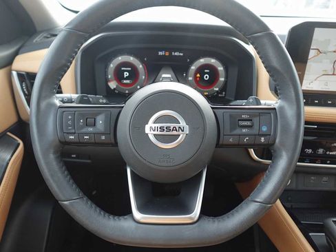 Used 2021 Nissan Rogue Platinum image 39