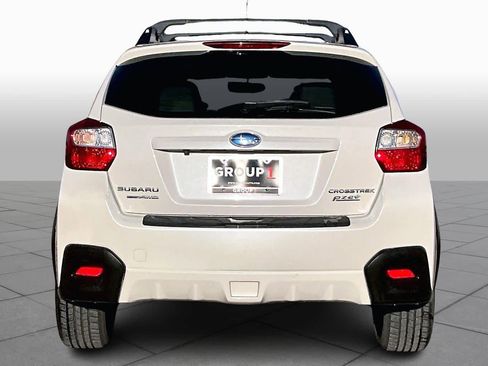 Used 2017 Subaru Crosstrek 2.0i Premium w/ Moonroof Package image 5