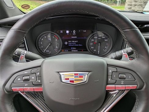 Certified 2024 Cadillac XT6 Sport w/ Technology Package image 31