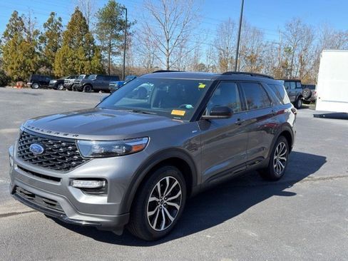 Used 2023 Ford Explorer ST-Line w/ Class IV Trailer Tow Package image 14