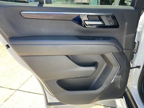 Certified 2025 Chevrolet Tahoe LT AWD/4WD image 21