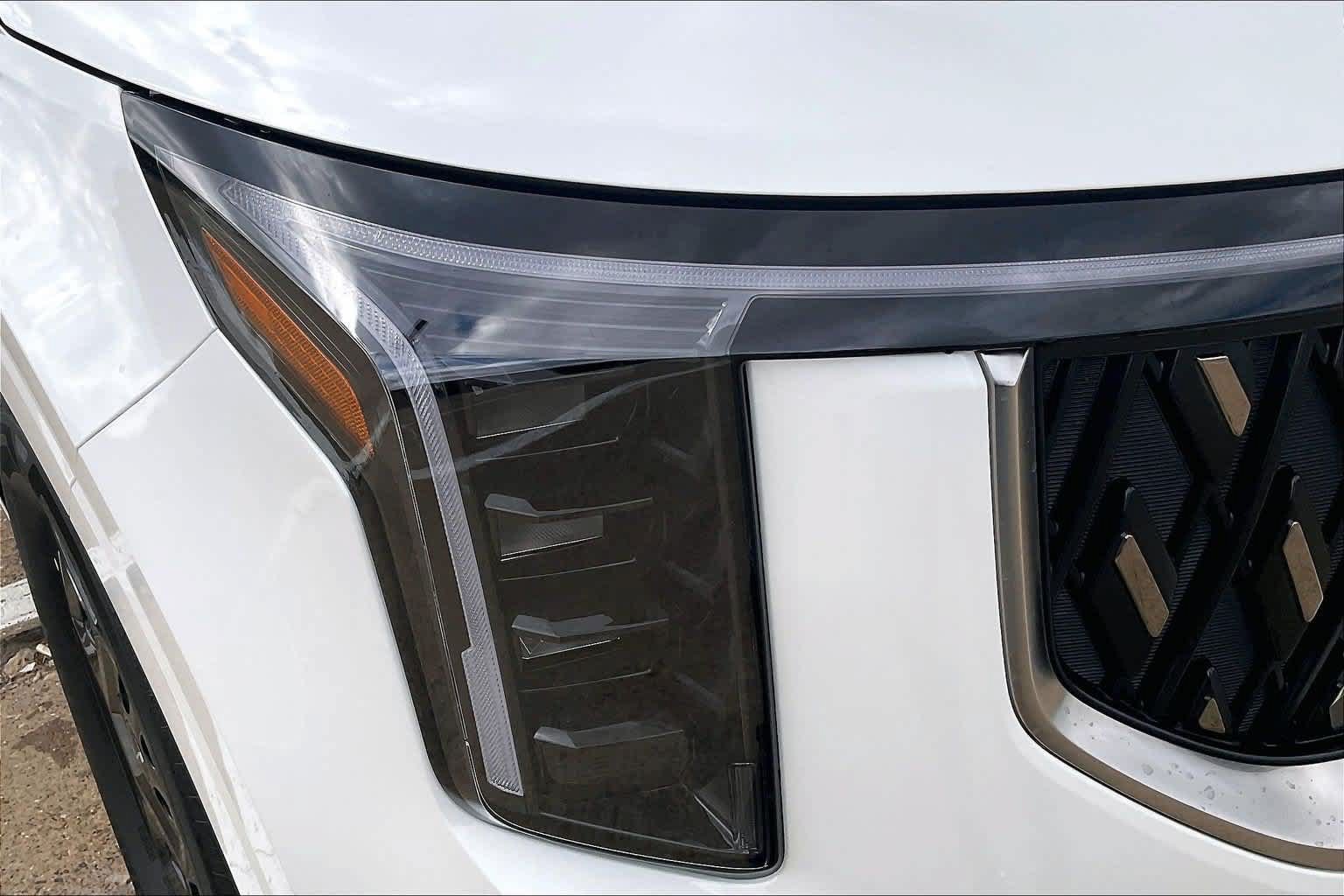 Certified 2026 Kia Carnival FWD image 28