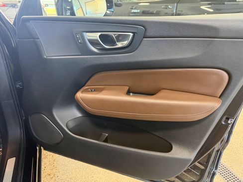 Used 2023 Volvo XC60 B5 Plus AWD/4WD image 30
