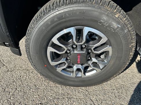 New 2026 GMC Sierra 2500 SLT w/ SLT Premium Package image 9