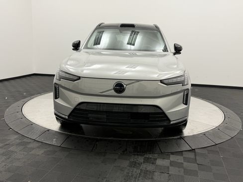 Certified 2025 Volvo EX90 Ultra AWD/4WD image 2