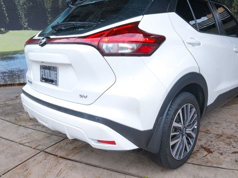 Used 2022 Nissan Kicks SV image 32