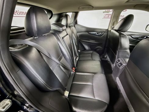 Used 2018 Nissan Rogue Sport SL w/ SL Premium Package image 30