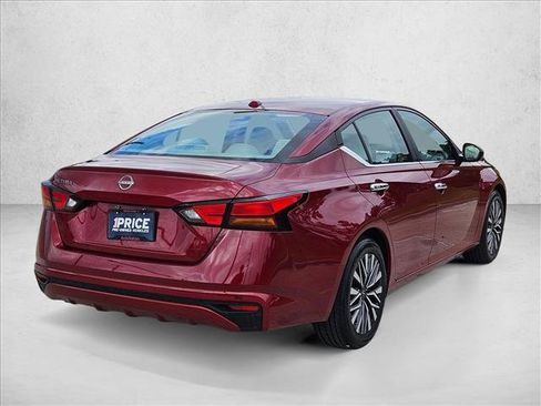 Used 2025 Nissan Altima 2.5 SV image 5