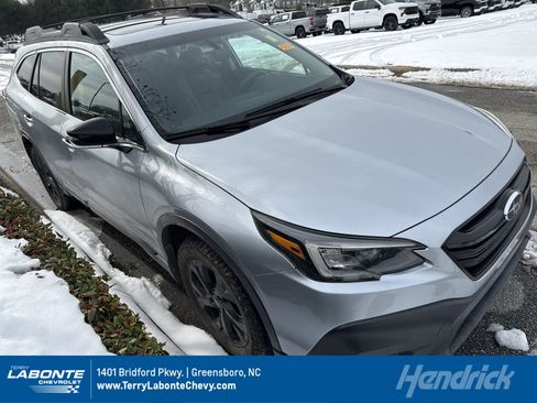 Used 2020 Subaru Outback Onyx Edition XT w/ Popular Package #2 image 1
