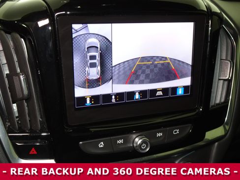 Used 2023 Chevrolet Traverse RS image 19