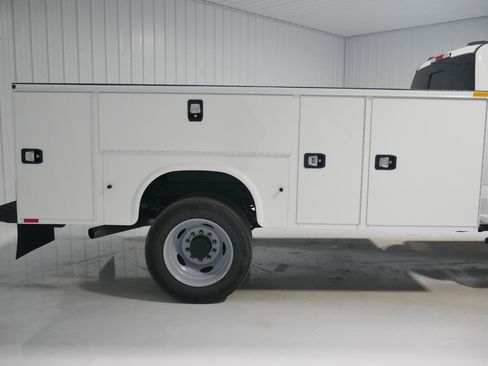 New 2026 Ford F450 XL w/ XL Chrome Package image 5