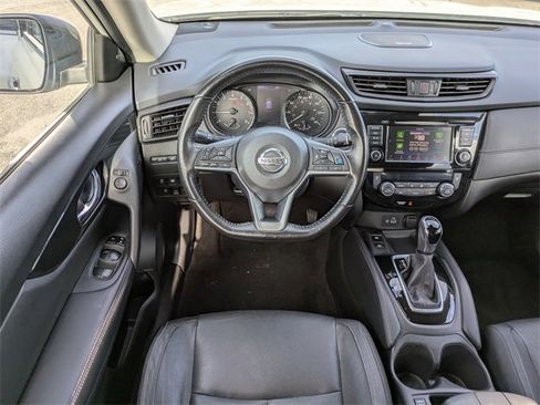 Used 2018 Nissan Rogue SL w/ Premium Package image 16