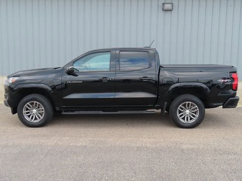 Used 2023 Chevrolet Colorado LT w/ LT Convenience Package II image 7