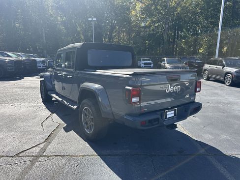 Used 2020 Jeep Gladiator Overland w/ Trailer Tow Package image 7