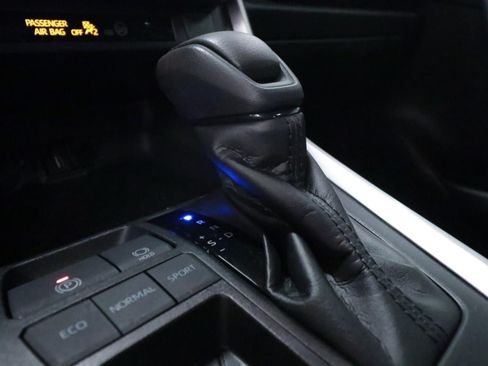 Used 2022 Toyota RAV4 LE FWD image 14