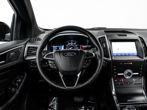Used 2020 Ford Edge Titanium w/ Equipment Group 301A FWD image 22